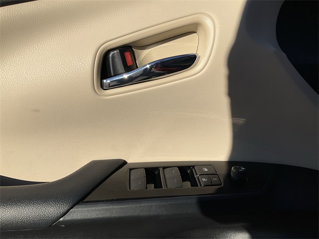 Thumbnail: 2019 Toyota Prius - 23