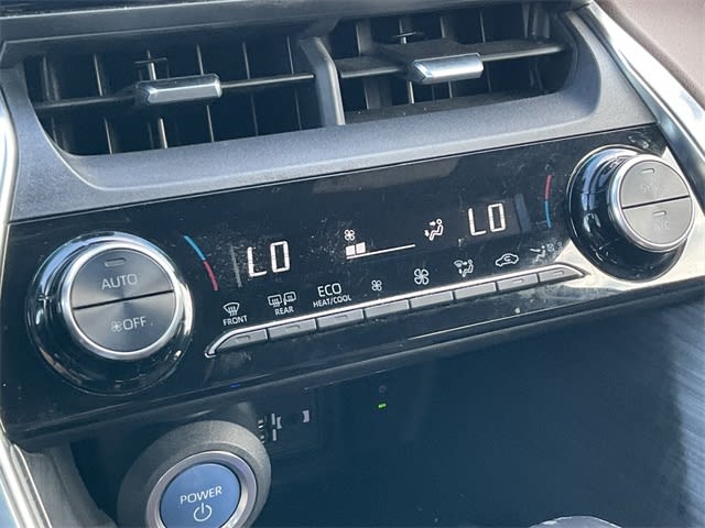 Thumbnail: 2021 Toyota Venza - 18