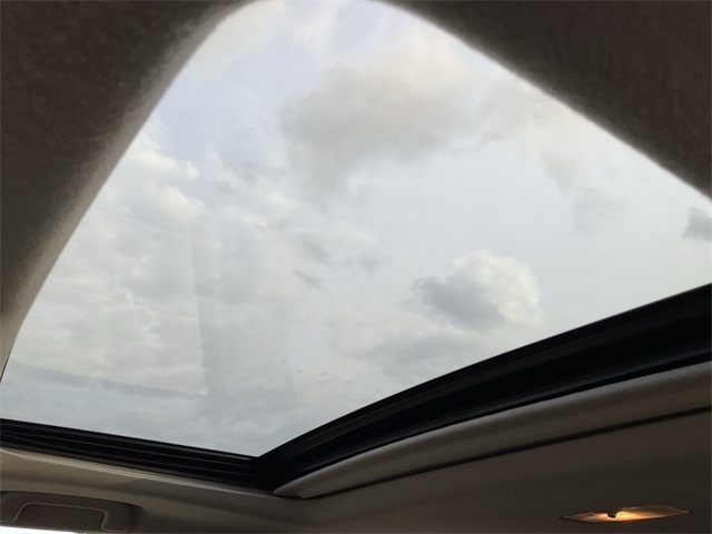 Thumbnail: 2015 Toyota 4Runner - 17