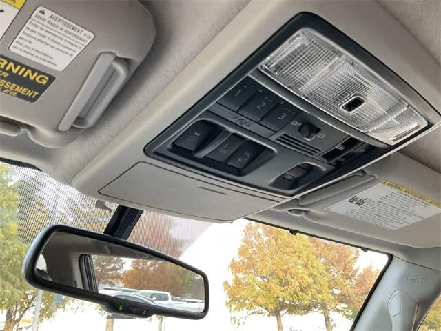 Thumbnail: 2015 Toyota 4Runner - 20