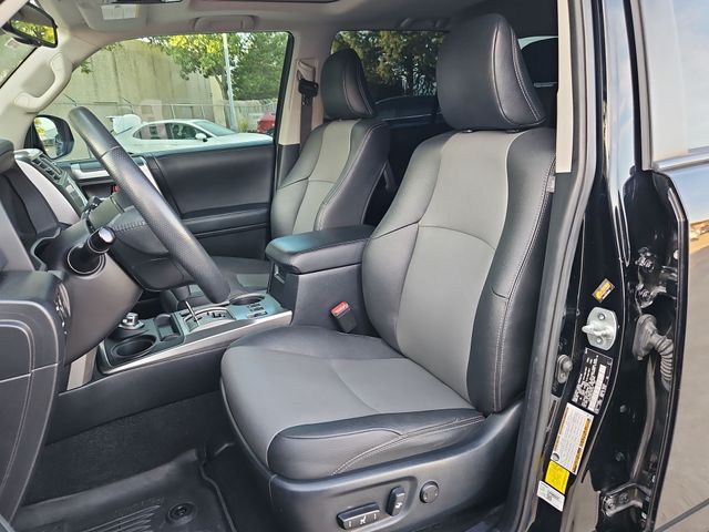 Thumbnail: 2020 Toyota 4Runner - 9
