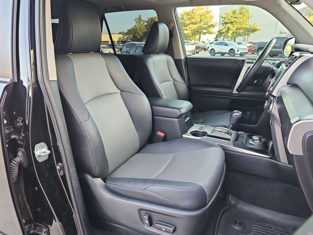 Thumbnail: 2020 Toyota 4Runner - 10