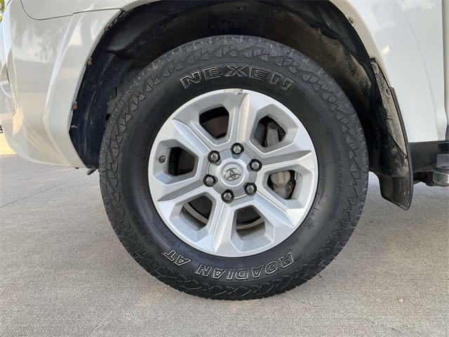 Thumbnail: 2016 Toyota 4Runner - 6