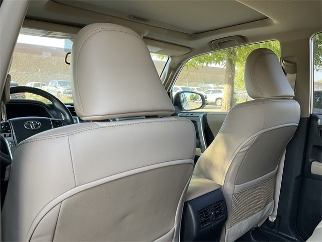 Thumbnail: 2016 Toyota 4Runner - 9