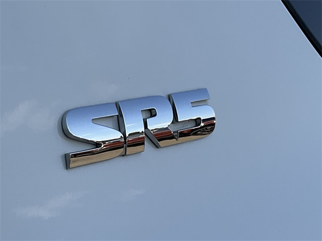 Thumbnail: 2016 Toyota 4Runner - 5