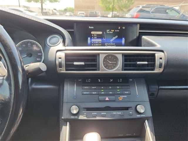 2016 Lexus IS 300 14