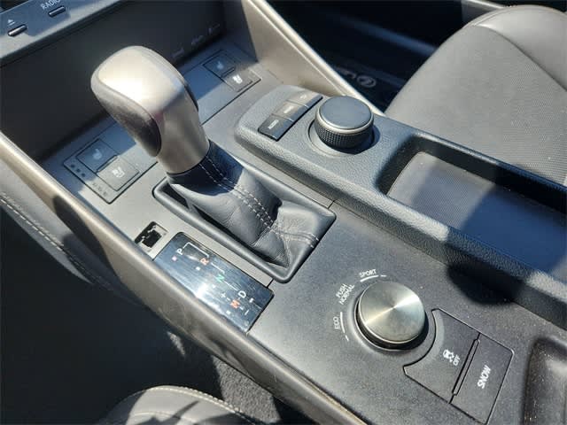 2016 Lexus IS 300 15