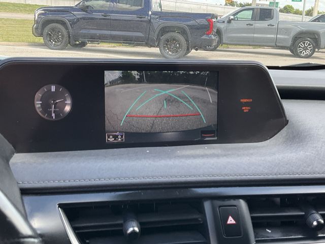 Thumbnail: 2021 Lexus UX - 26