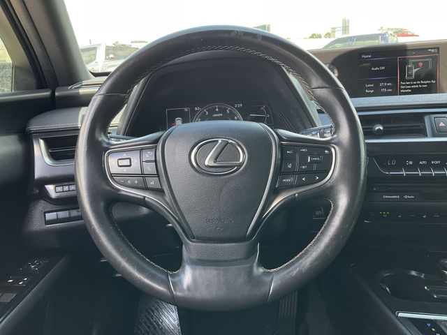 Thumbnail: 2021 Lexus UX - 11