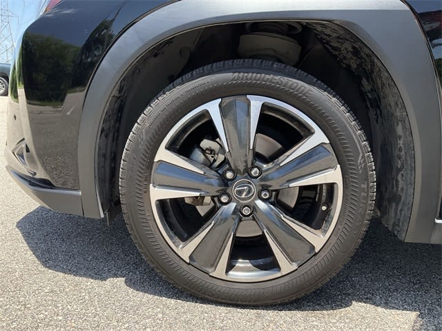 Thumbnail: 2022 Lexus UX - 6