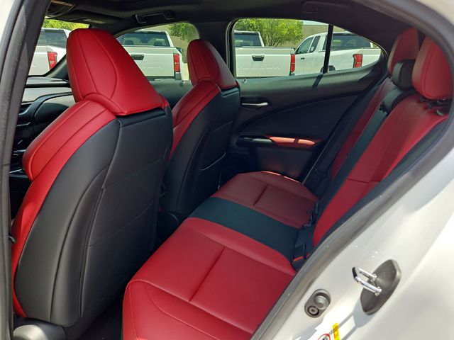 Thumbnail: 2019 Lexus UX - 13