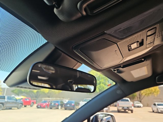Thumbnail: 2022 Toyota RAV4 - 30