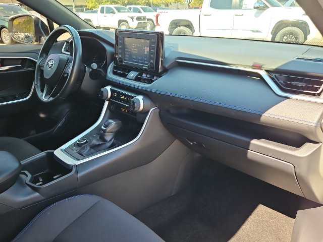 Thumbnail: 2022 Toyota RAV4 - 9