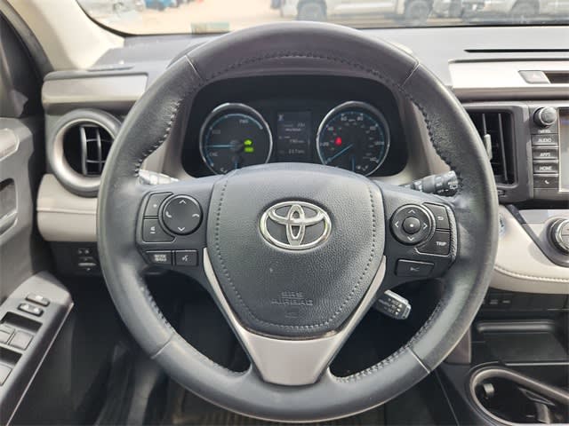 Thumbnail: 2017 Toyota RAV4 - 11