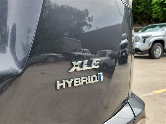 Thumbnail: 2017 Toyota RAV4 - 5