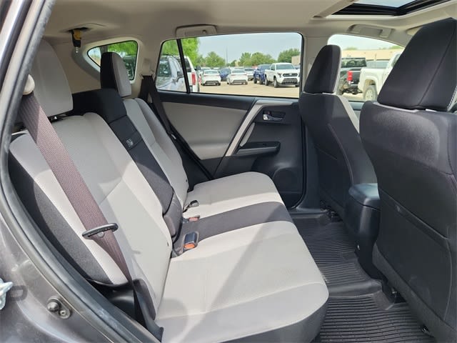 Thumbnail: 2017 Toyota RAV4 - 26