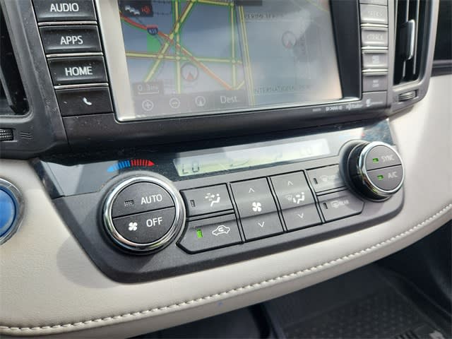 Thumbnail: 2017 Toyota RAV4 - 29