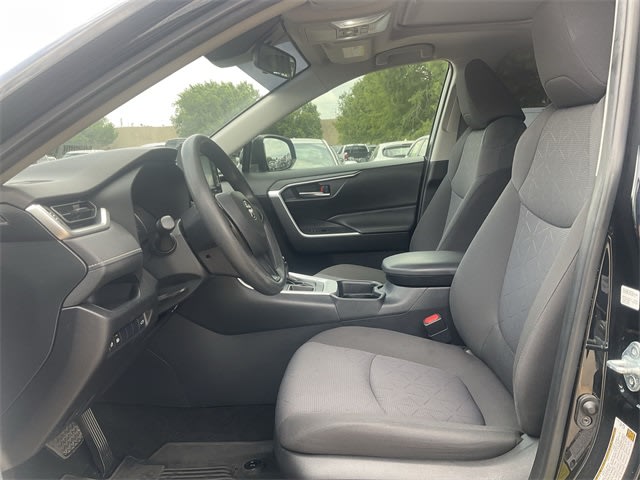 2021 Toyota RAV4 XLE 8