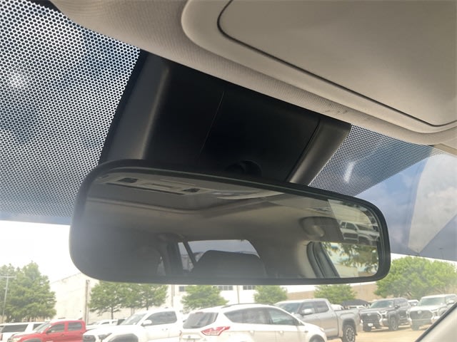 2021 Toyota RAV4 XLE 27
