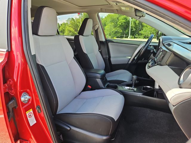 Thumbnail: 2017 Toyota RAV4 - 11