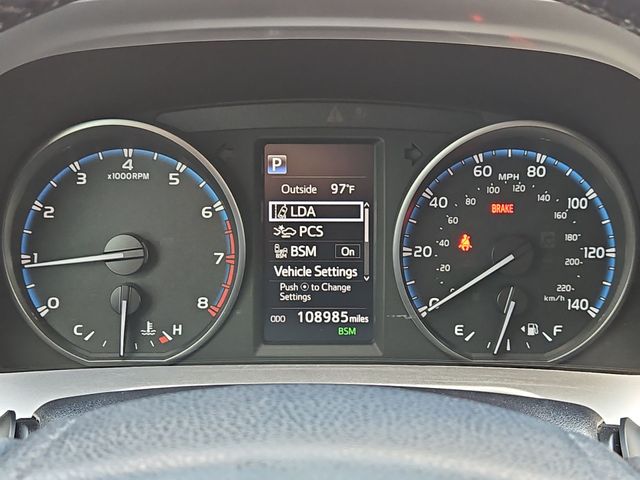 Thumbnail: 2018 Toyota RAV4 - 16