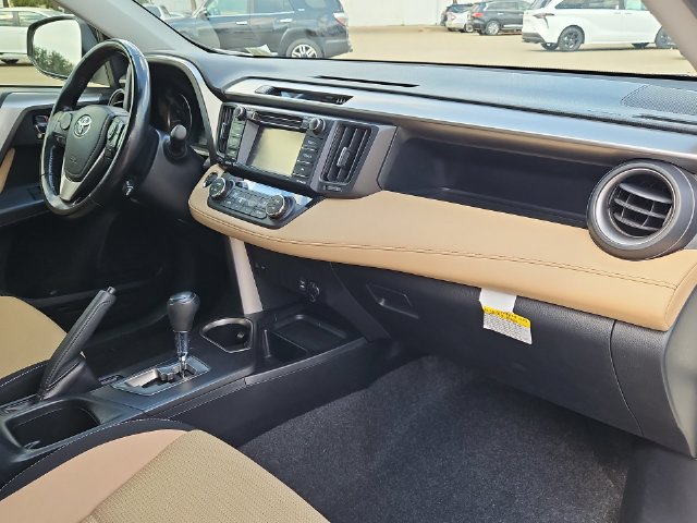 Thumbnail: 2018 Toyota RAV4 - 9