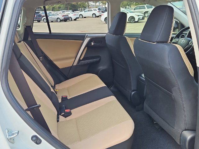 Thumbnail: 2018 Toyota RAV4 - 26