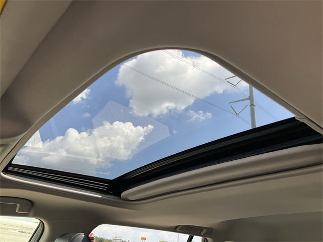 Thumbnail: 2020 Toyota RAV4 - 24