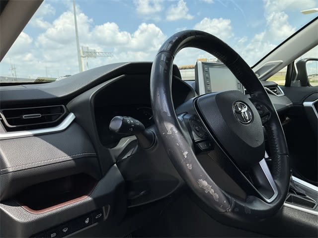 Thumbnail: 2020 Toyota RAV4 - 2
