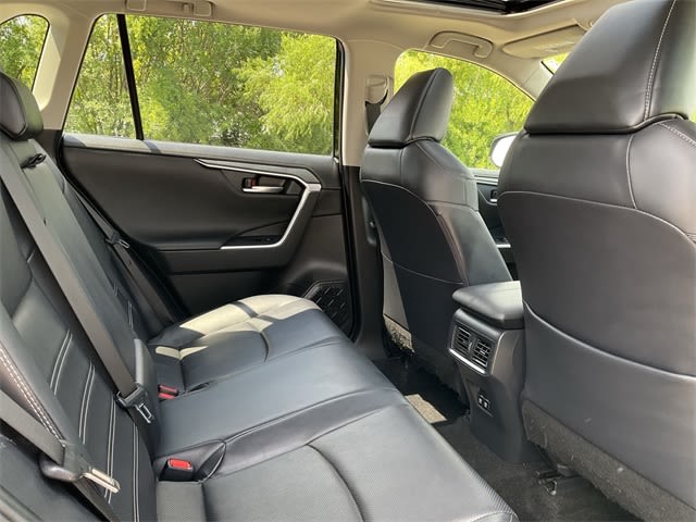Thumbnail: 2020 Toyota RAV4 - 10