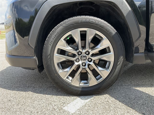 Thumbnail: 2020 Toyota RAV4 - 6