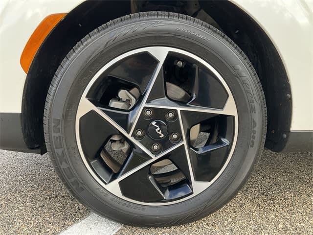 Thumbnail: 2023 Kia Soul - 5