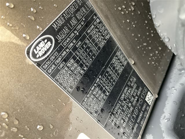 Thumbnail: 2023 Land Rover Defender - 8