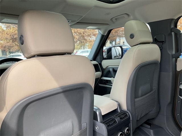 Thumbnail: 2023 Land Rover Defender - 8