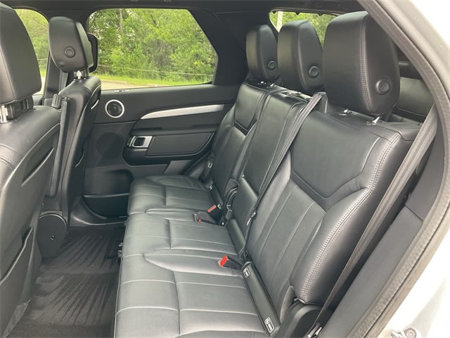 2020 Land Rover Discovery Landmark Edition 24