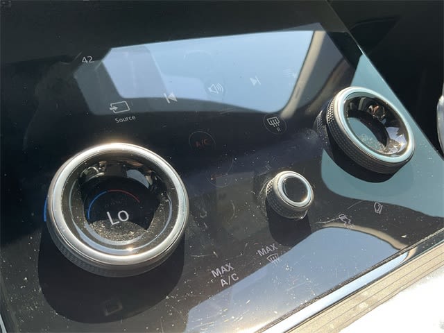 Thumbnail: 2020 Land Rover Range Rover Evoque - 27