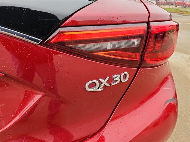 2017 INFINITI QX30 Premium 23