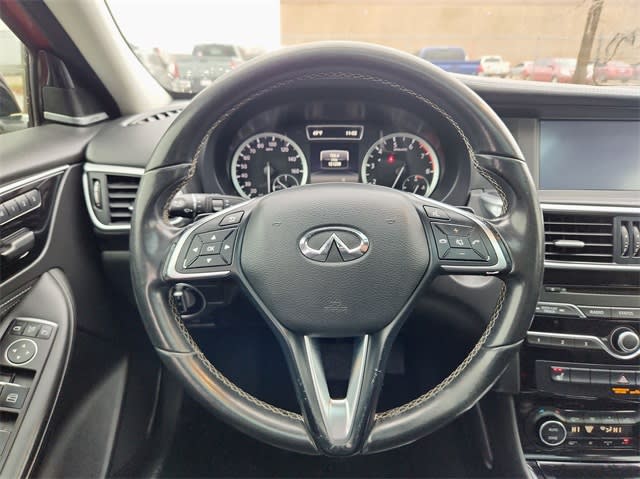 2017 INFINITI QX30 Premium 13