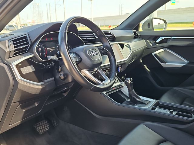 Thumbnail: 2021 Audi Q3 - 2