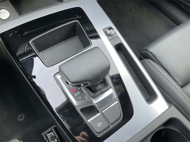 Thumbnail: 2025 Audi Q5 - 13