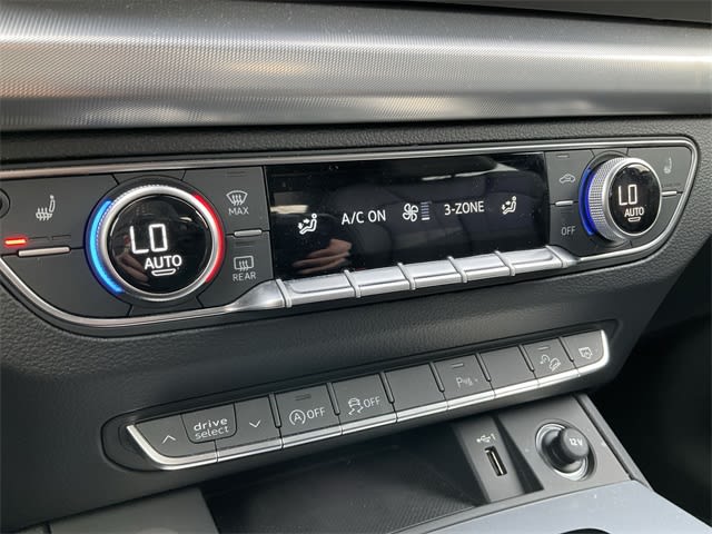 Thumbnail: 2025 Audi Q5 - 26