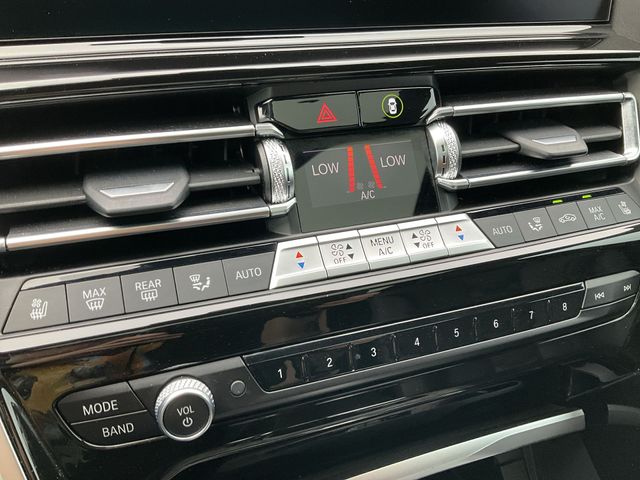 Thumbnail: 2022 BMW 8 Series - 28