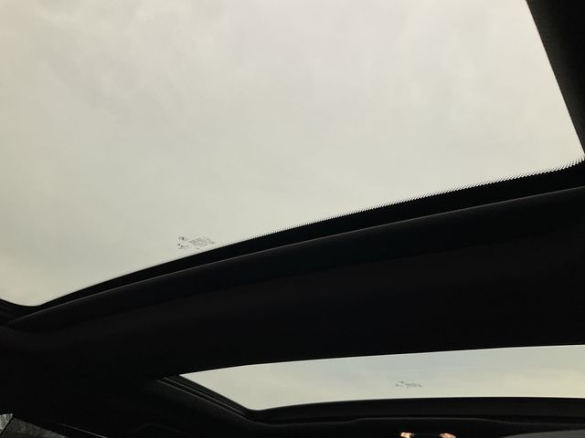 Thumbnail: 2022 BMW 8 Series - 24