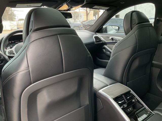 Thumbnail: 2022 BMW 8 Series - 9