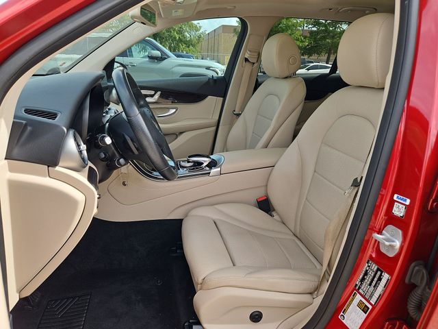 Thumbnail: 2016 Mercedes-Benz GLC - 10
