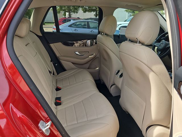 Thumbnail: 2016 Mercedes-Benz GLC - 26
