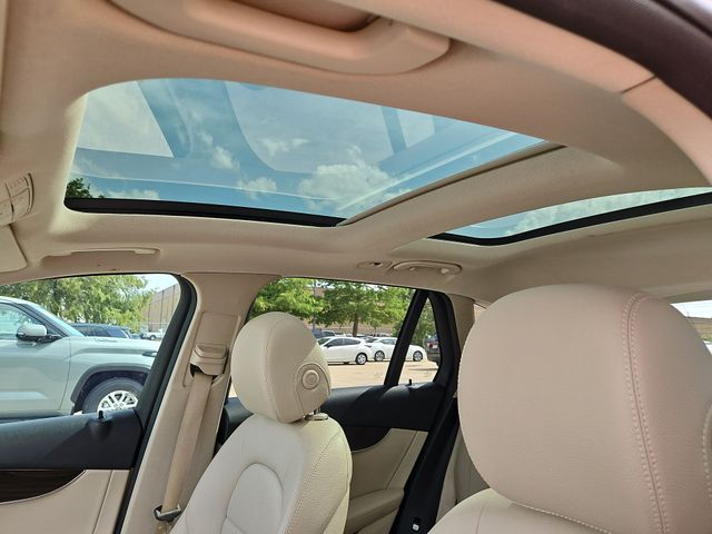 Thumbnail: 2016 Mercedes-Benz GLC - 25