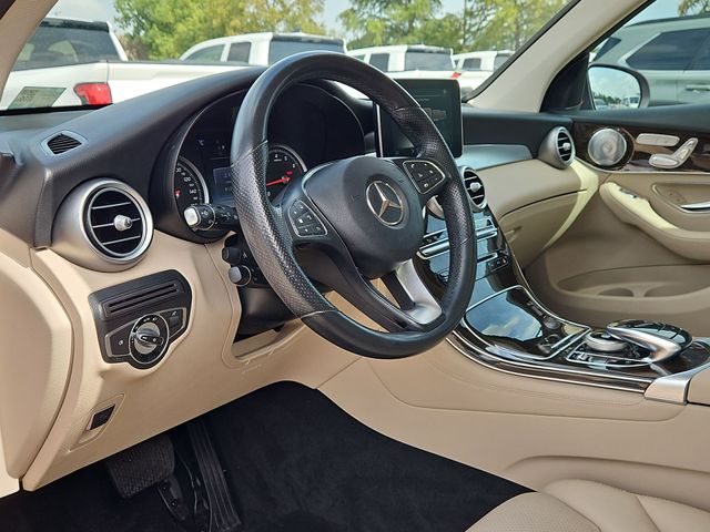 Thumbnail: 2016 Mercedes-Benz GLC - 2