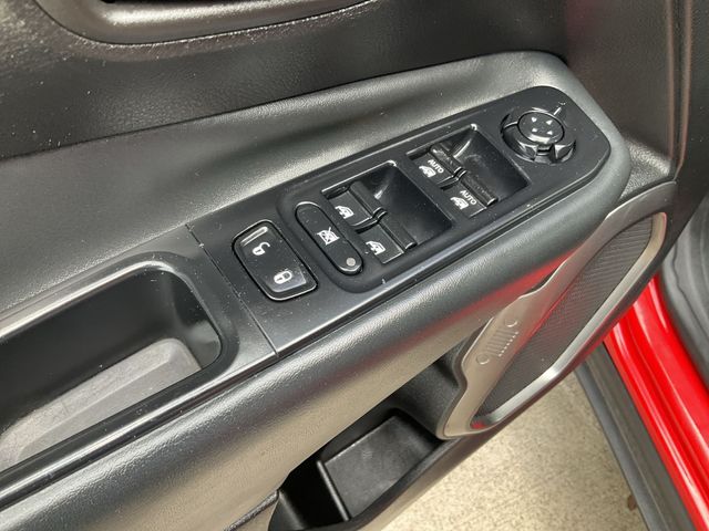 Thumbnail: 2018 Jeep Renegade - 24