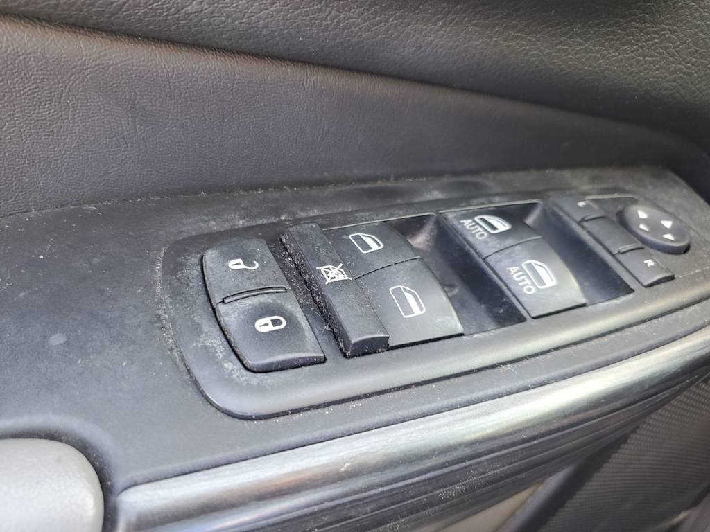 Thumbnail: 2014 Jeep Cherokee - 25